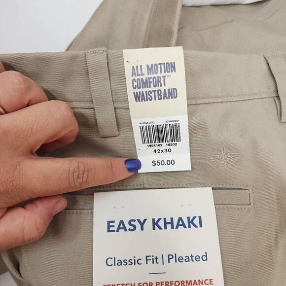 Dockers Size 42x30 Men's Classic Fit Signature Lux Cotton Stretch Pants-Pleated - Picture 7 of 8